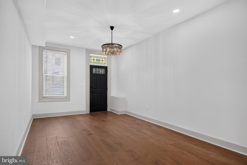3031 Elliott Street - Photo 5