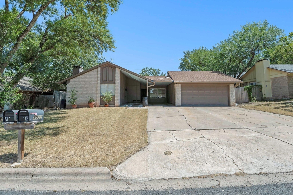 9011 Quail Valley Dr - Photo 1