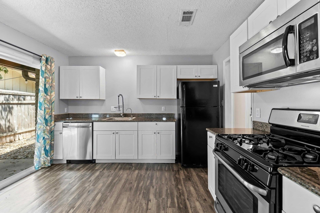 9011 Quail Valley Dr - Photo 15