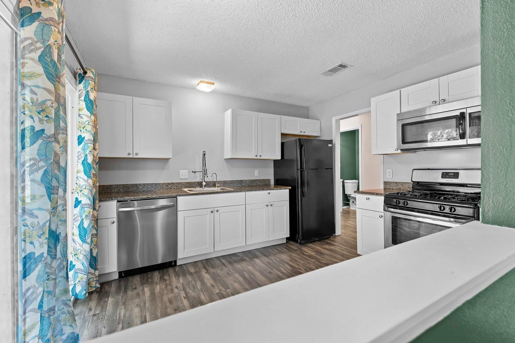 9011 Quail Valley Dr - Photo 14