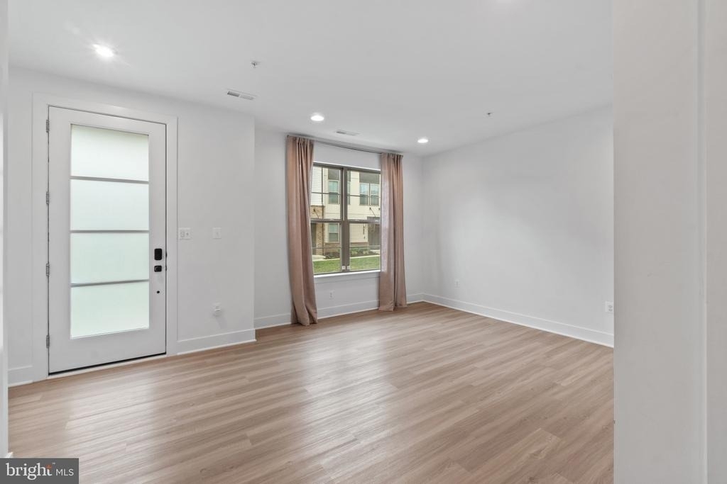 3307 Streamlet Ln - Photo 3