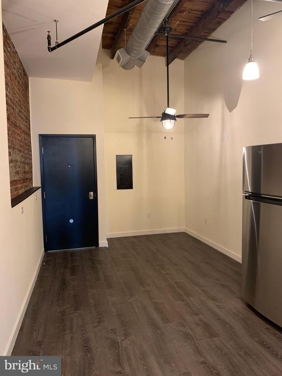 833 N Market Street - Photo 4