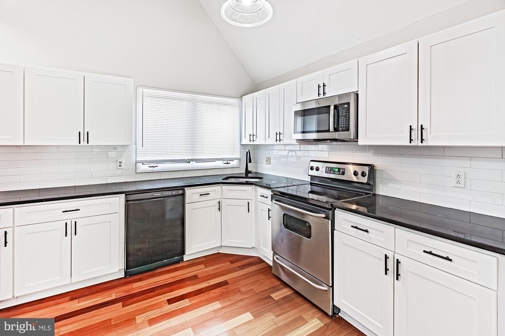 35 Foxtail Court - Photo 4