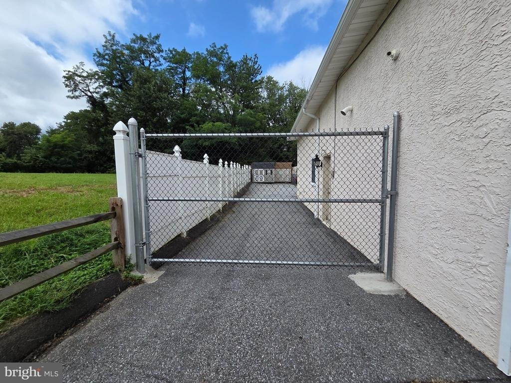 1709 Philadelphia Pike - Photo 12