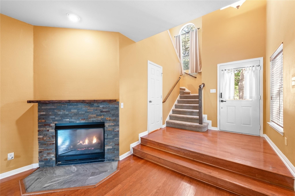 1011 Brodie St - Photo 4