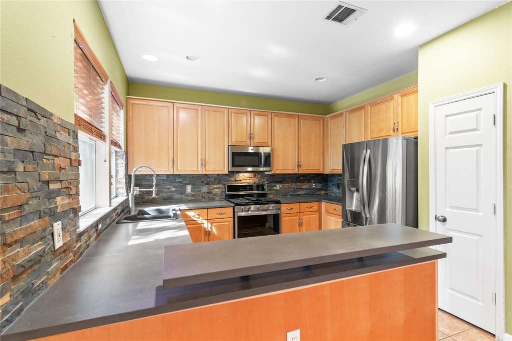 1011 Brodie St - Photo 12