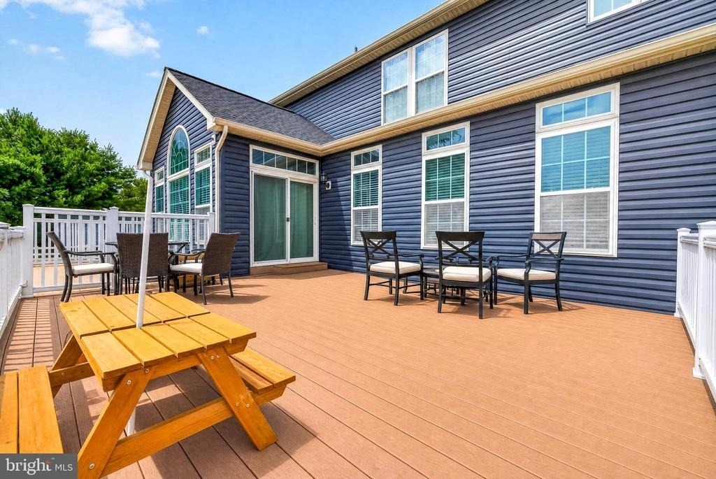 206 Markham Court - Photo 18