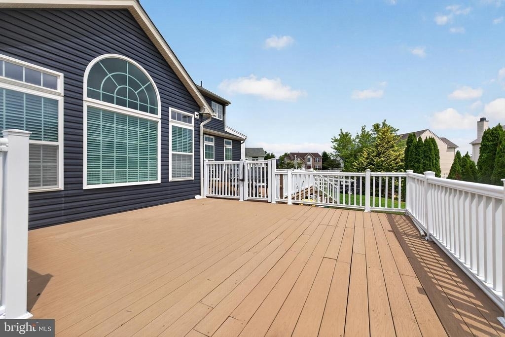 206 Markham Court - Photo 36