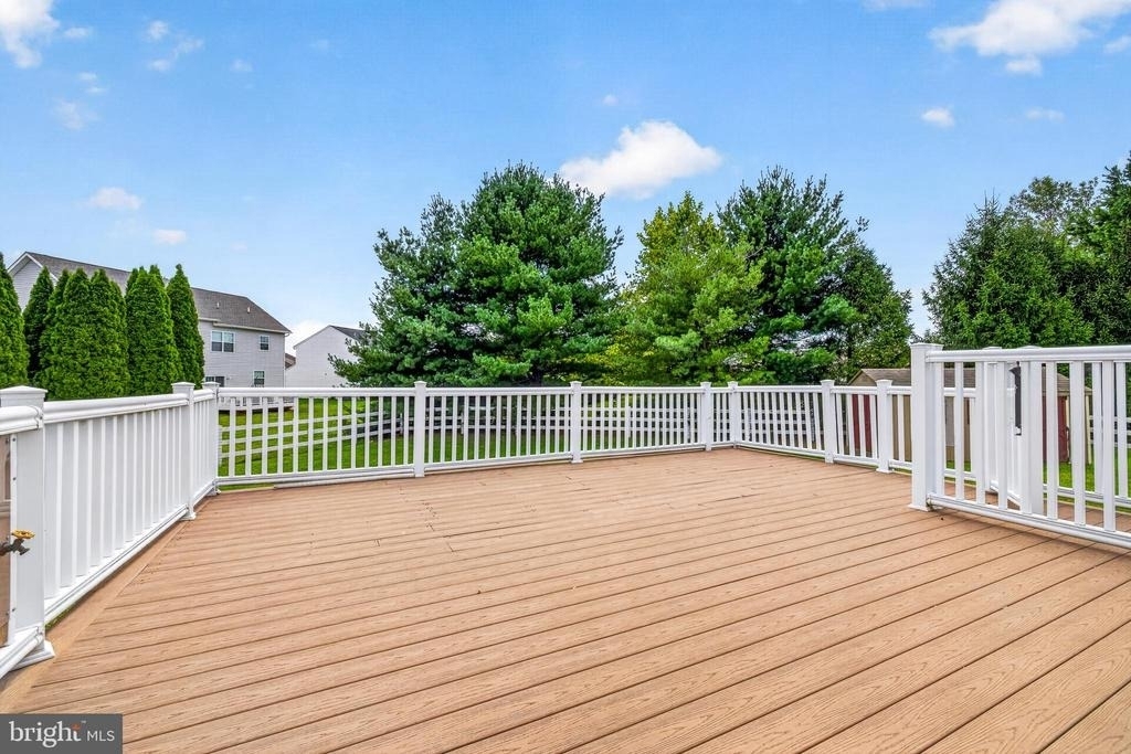 206 Markham Court - Photo 35