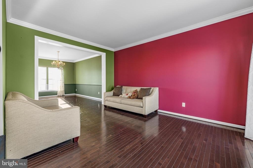 206 Markham Court - Photo 5