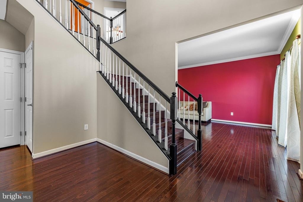 206 Markham Court - Photo 4