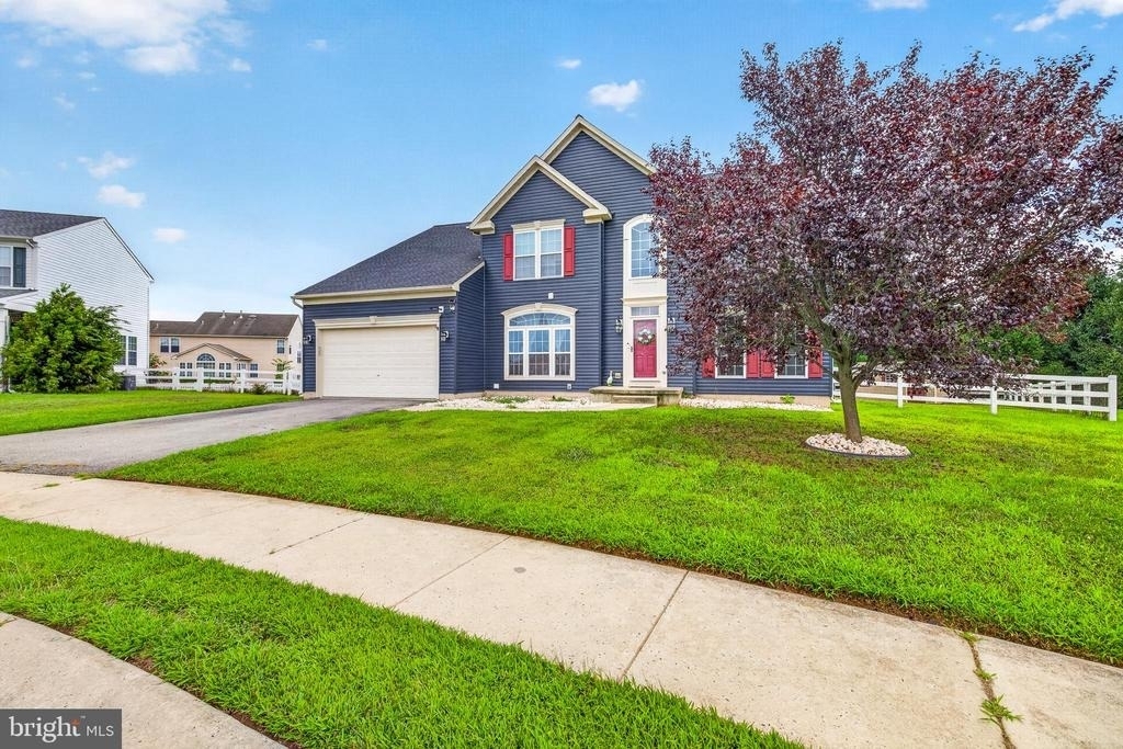 206 Markham Court - Photo 2