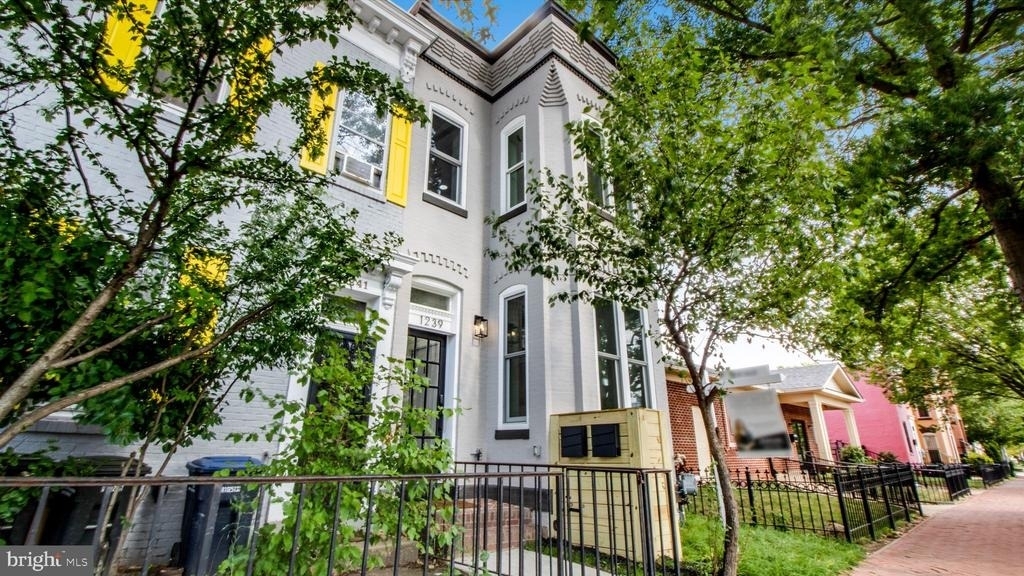 1239 5th Street Nw - Photo 0