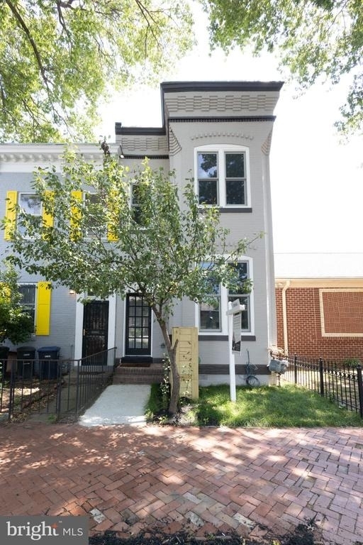 1239 5th Street Nw - Photo 2