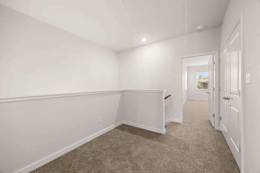 605 W South St - Photo 23