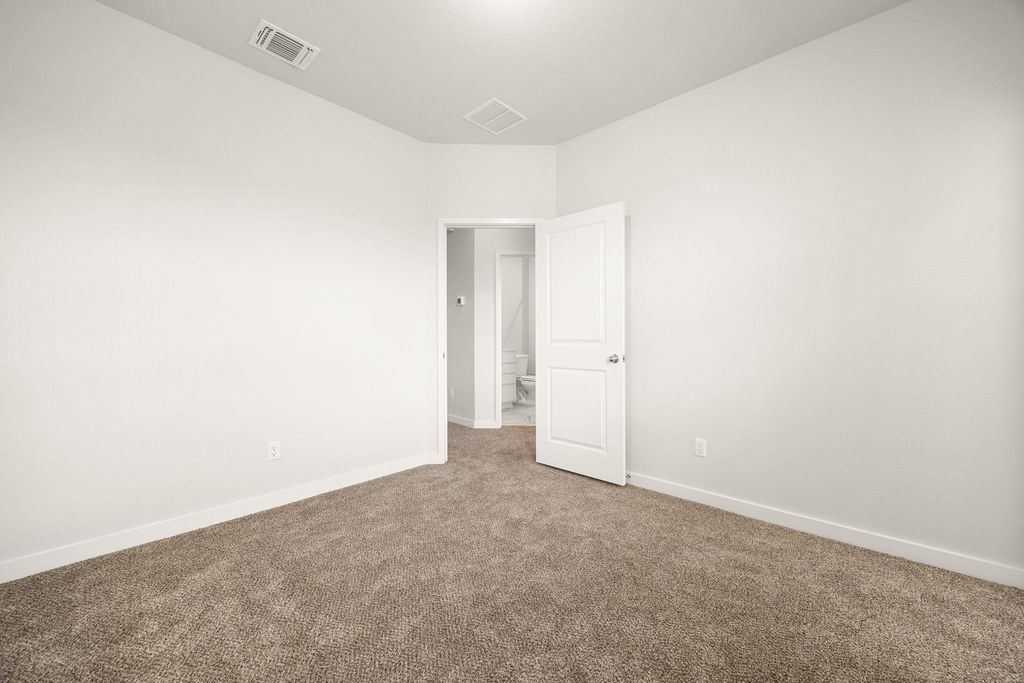 605 W South St - Photo 28