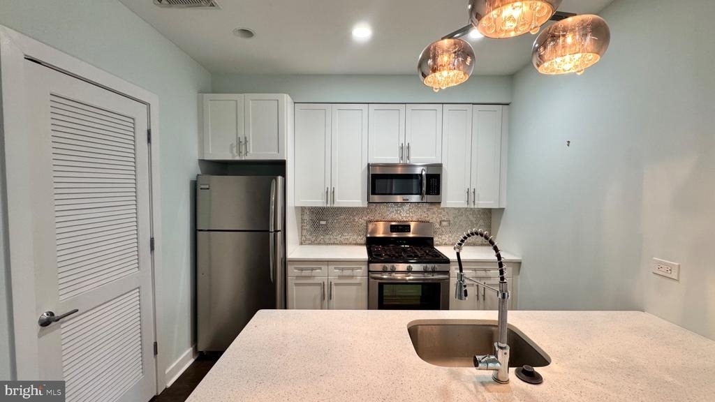 401 15th Street Se - Photo 4