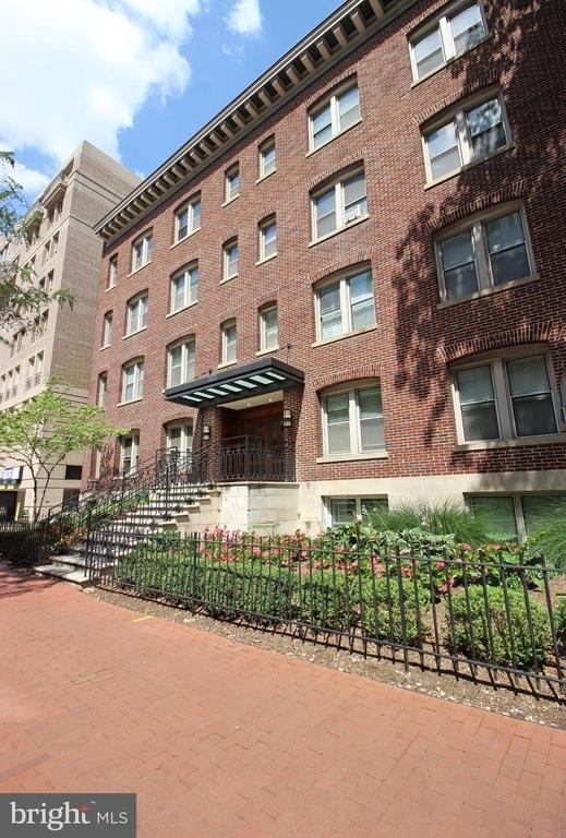 1121 24th Street Nw - Photo 1