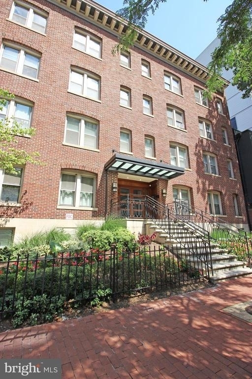 1121 24th Street Nw - Photo 0
