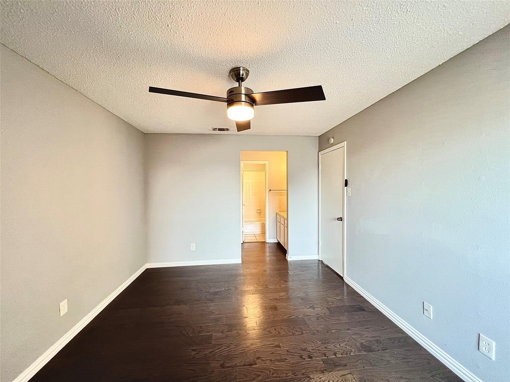 8600 Fathom Cir - Photo 14