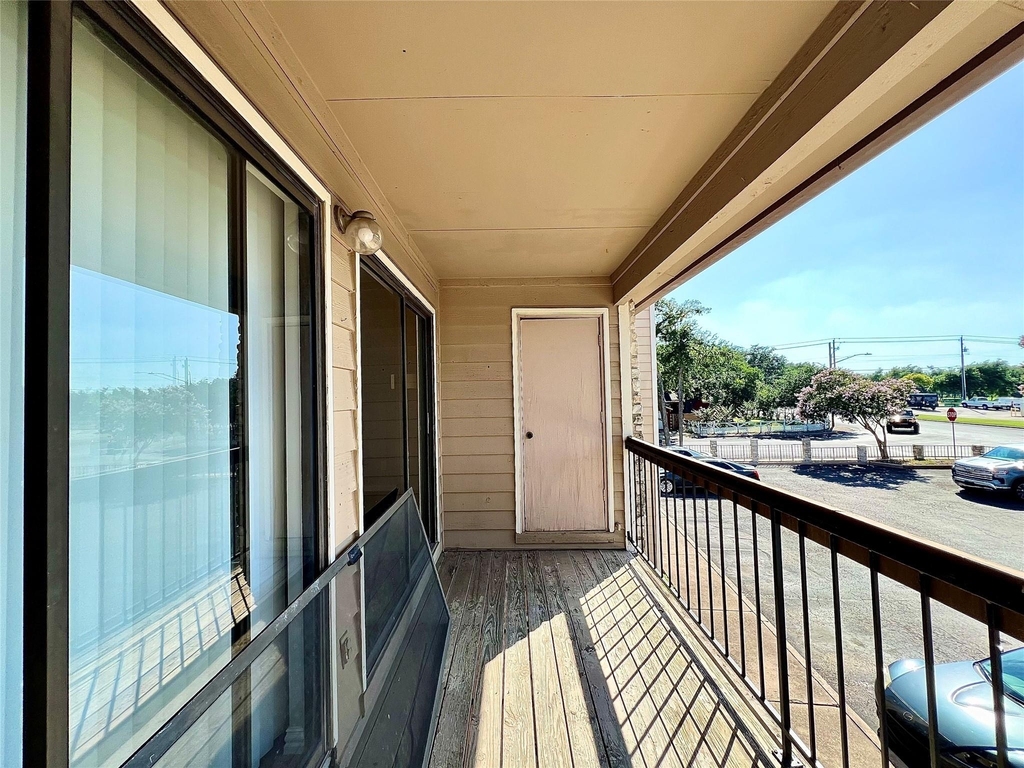 8600 Fathom Cir - Photo 10