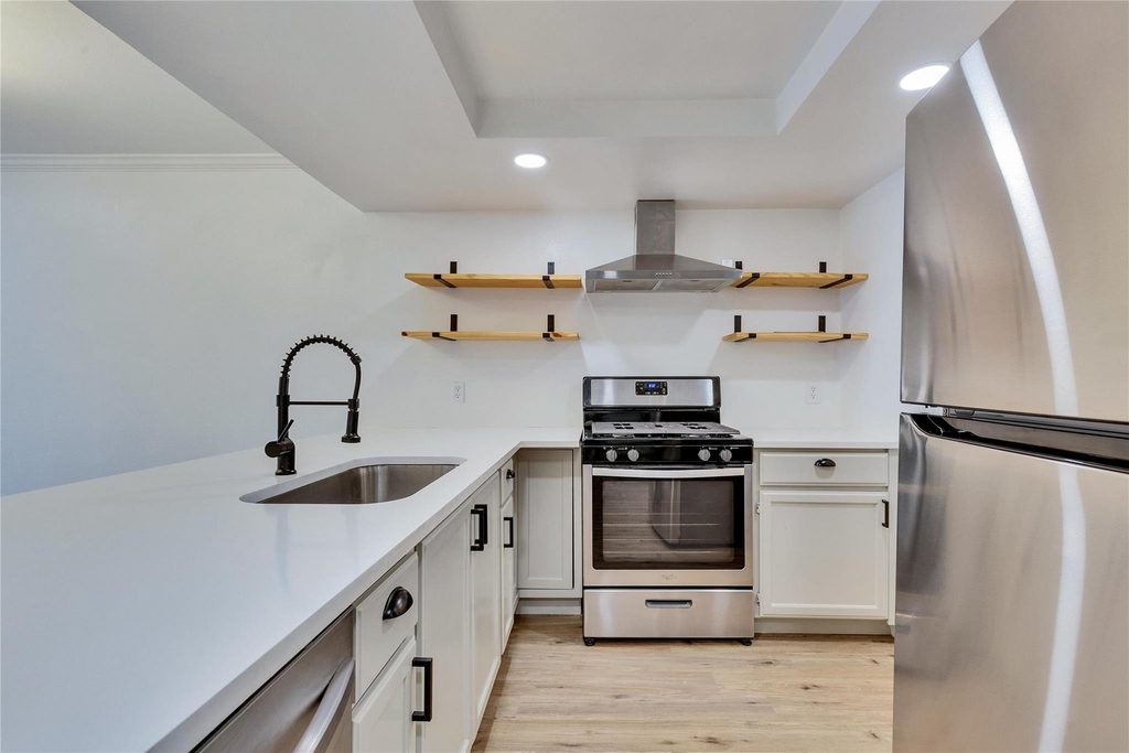 6910 Lovely Ln - Photo 6