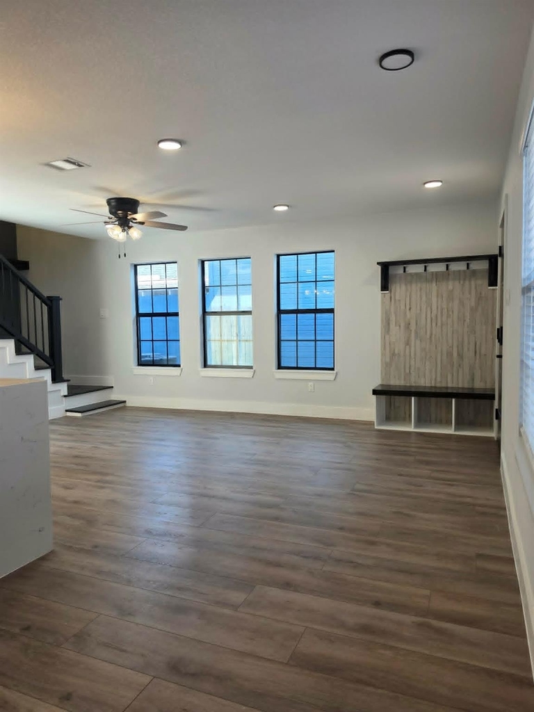 845 Topaz Ln - Photo 4