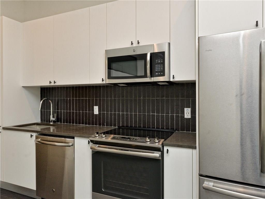 800 Embassy Dr - Photo 3