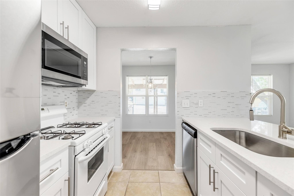 9611 Bear Paw Trl - Photo 9