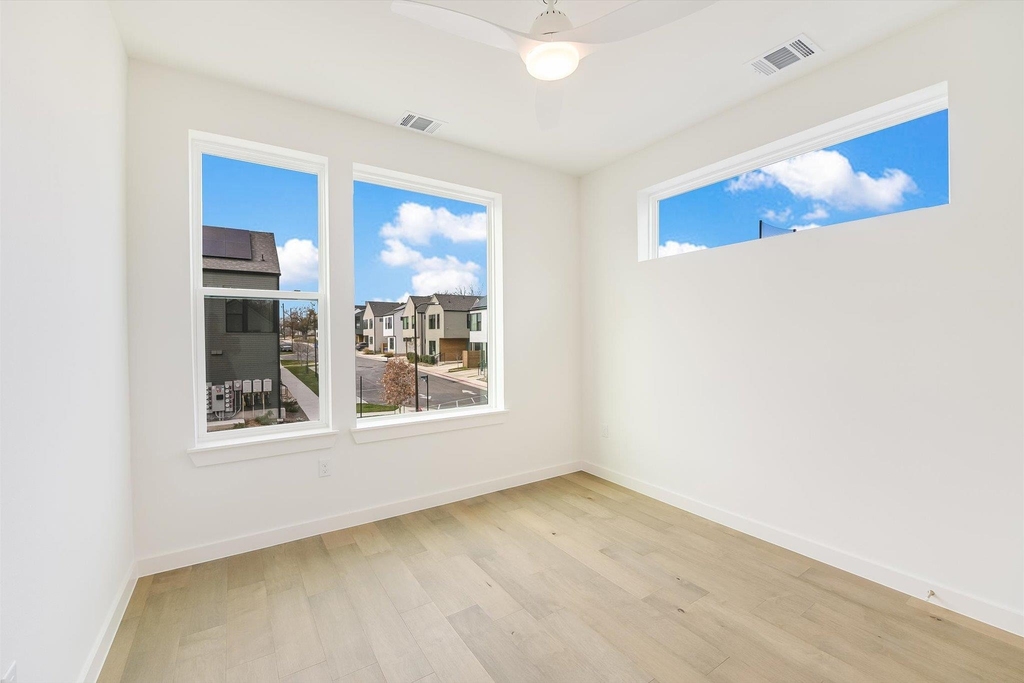 2211 E M Franklin Ave - Photo 9