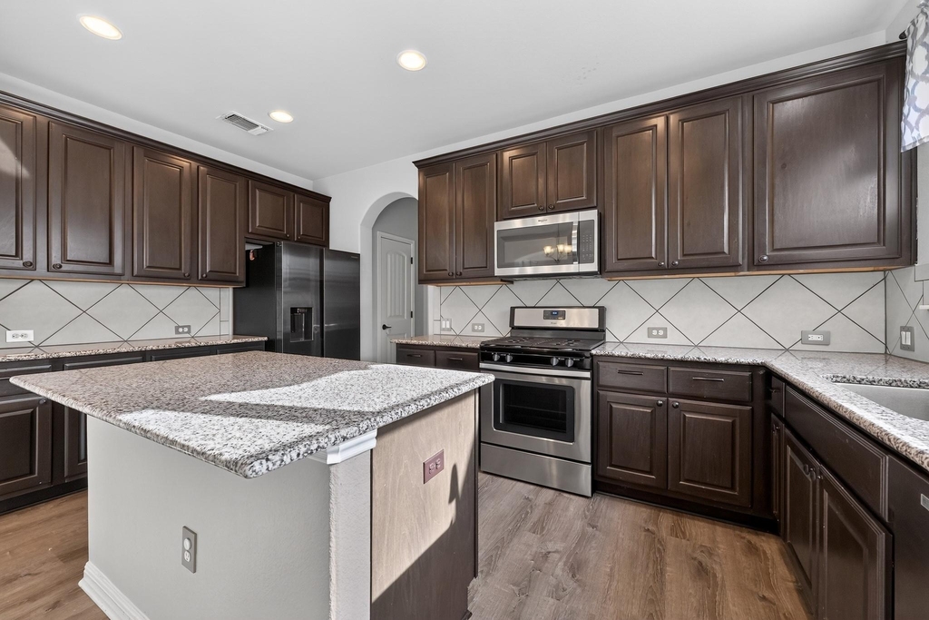 5800 Baythorne Dr - Photo 12