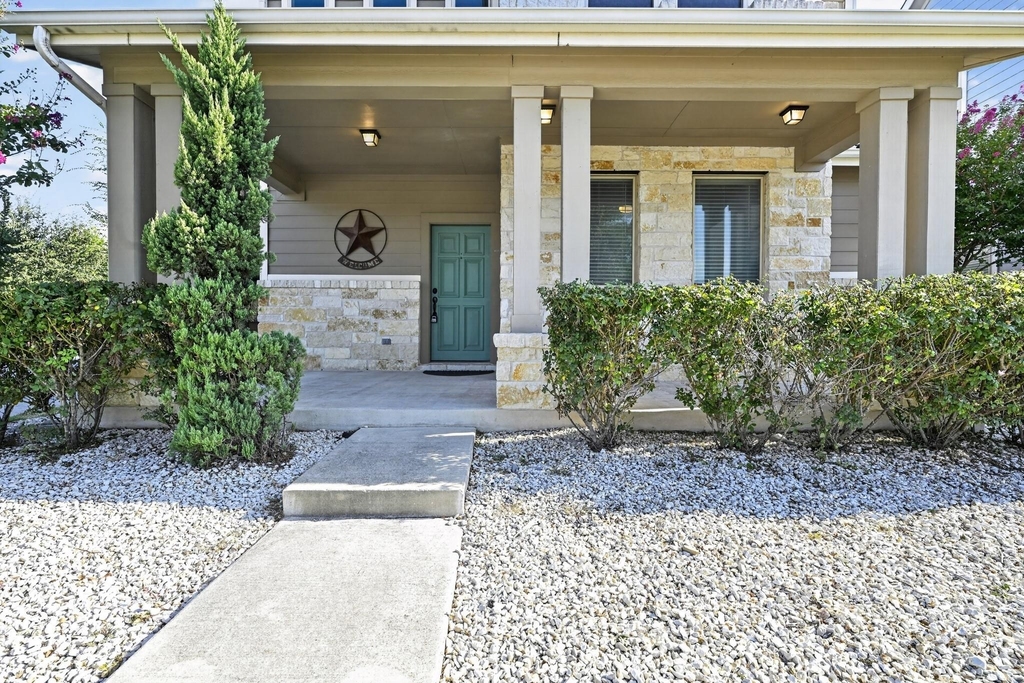 5800 Baythorne Dr - Photo 1