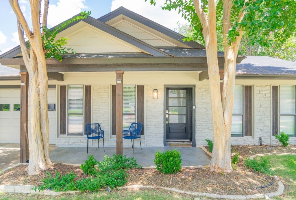 7002 Whispering Oaks Dr - Photo 1