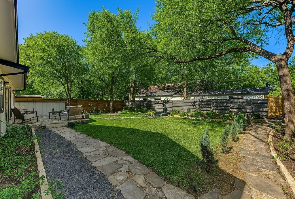 7002 Whispering Oaks Dr - Photo 26