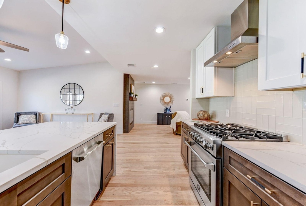 7002 Whispering Oaks Dr - Photo 14