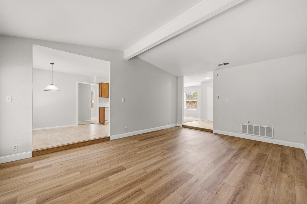 13212 Rampart St - Photo 4