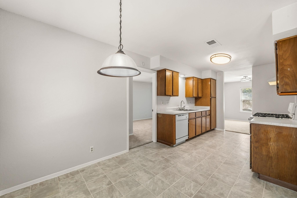 13212 Rampart St - Photo 16