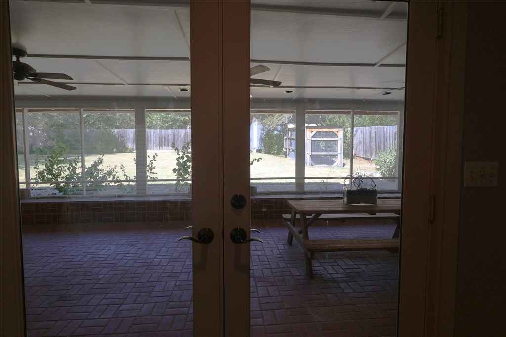4702 Shadow Ln - Photo 10