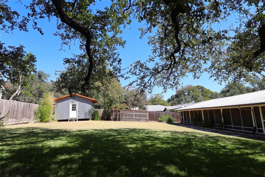 4702 Shadow Ln - Photo 14