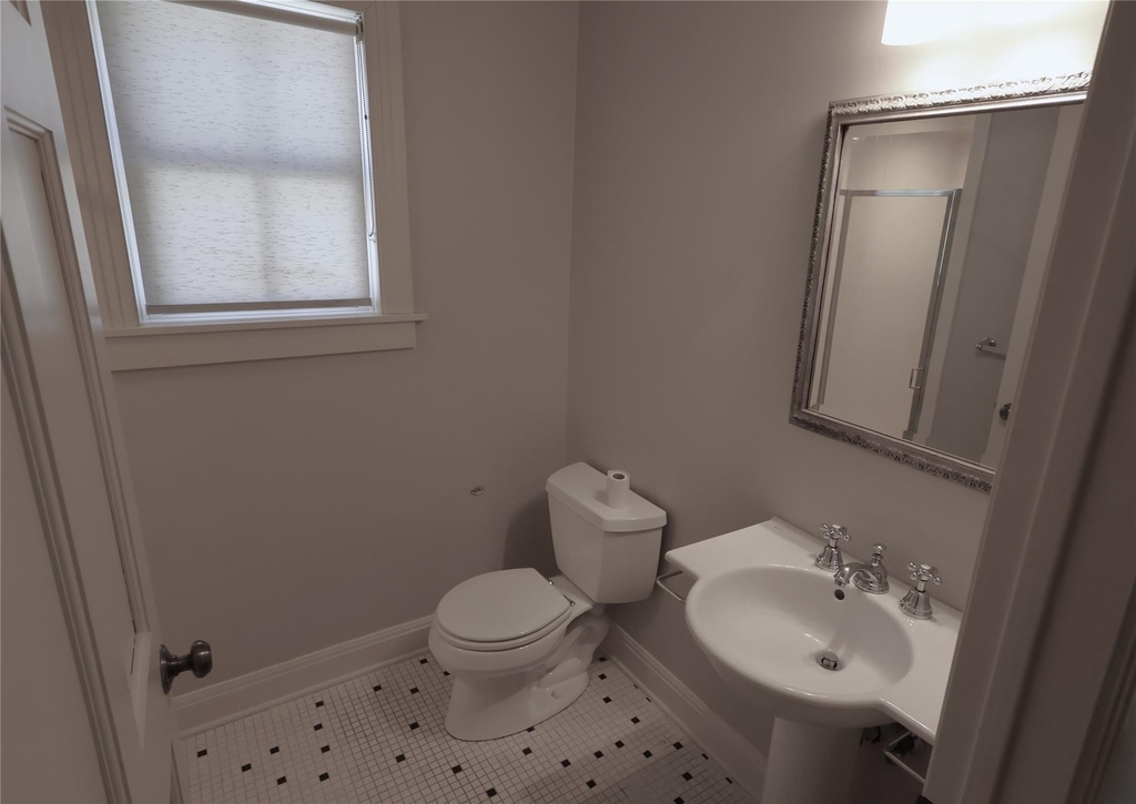 4702 Shadow Ln - Photo 7