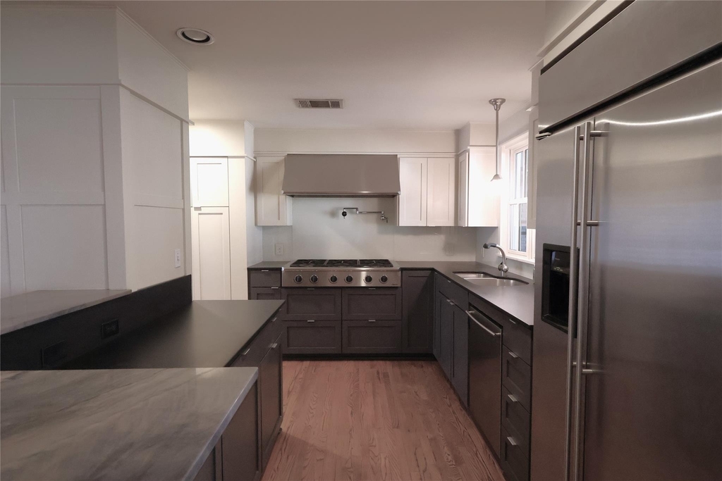 4702 Shadow Ln - Photo 17