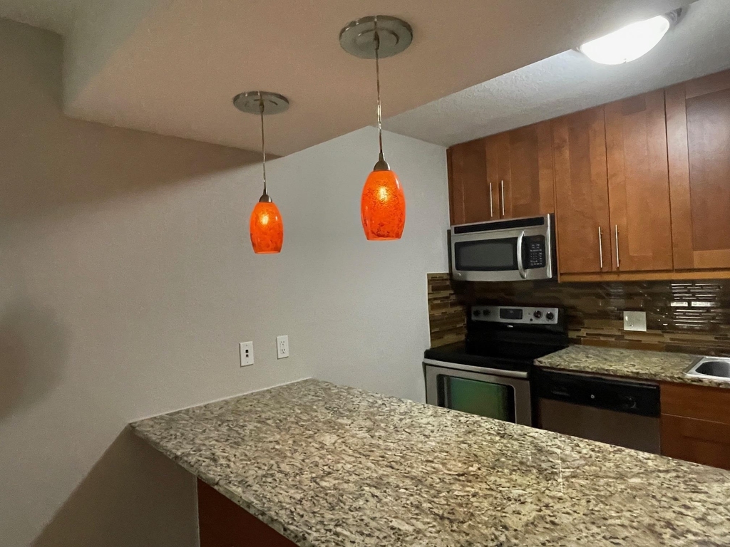 7685 Northcross Dr. Dr - Photo 4