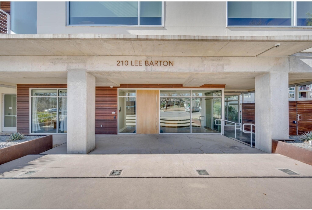 210 Lee Barton Dr - Photo 32