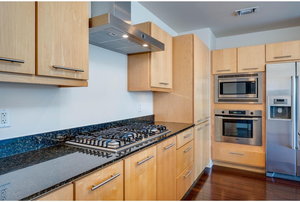 210 Lee Barton Dr - Photo 2