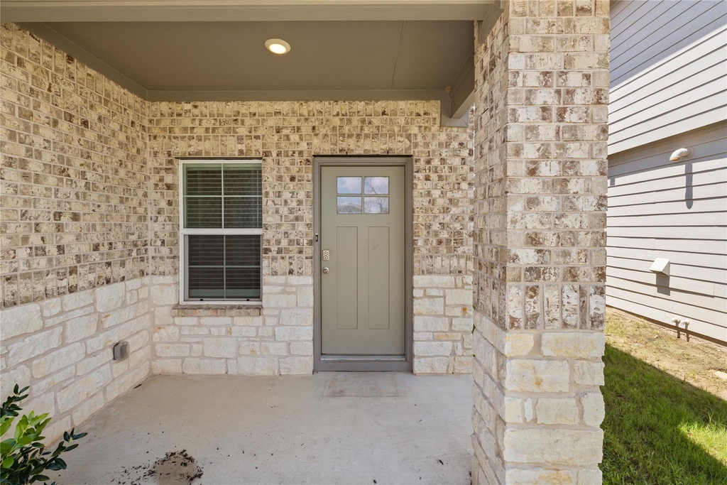 2905 Maryanne Ln - Photo 2