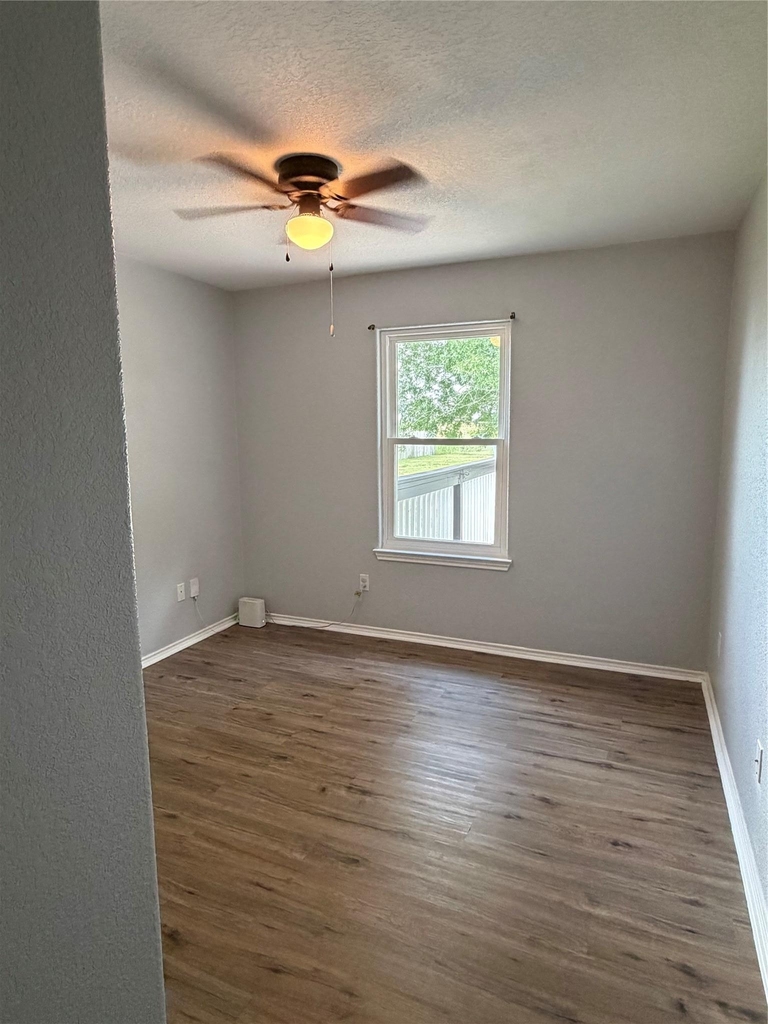 484 Cordova Loop - Photo 2