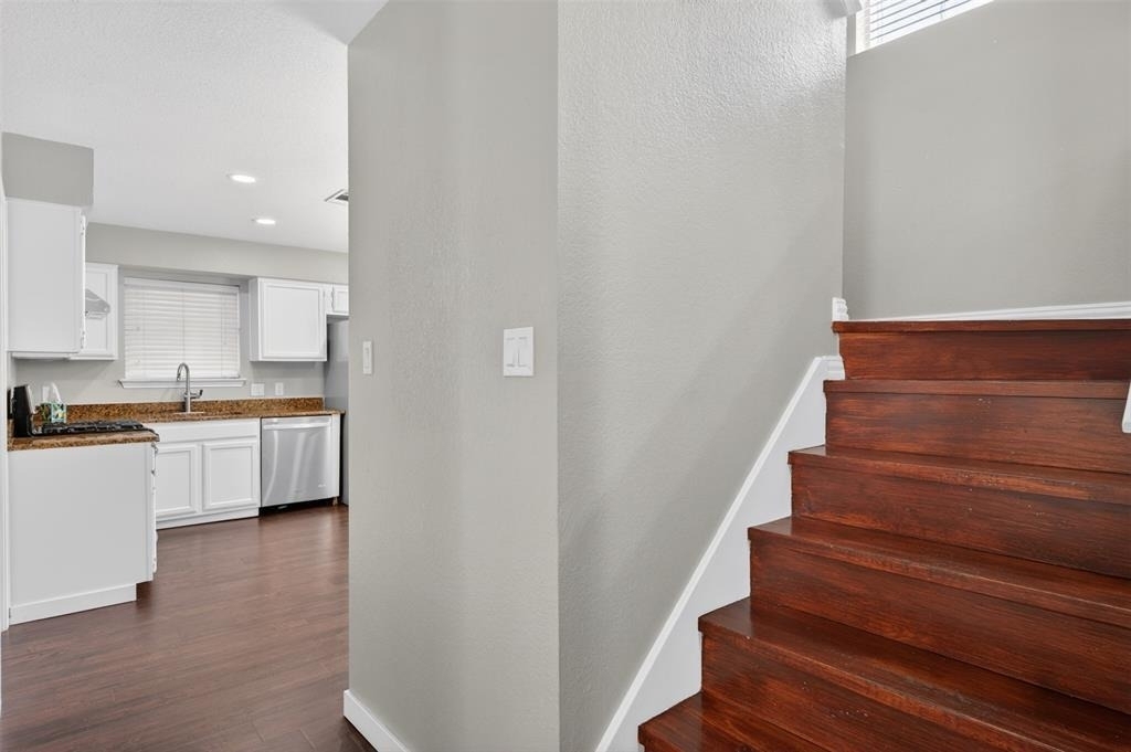 7601 Windrush Dr - Photo 9