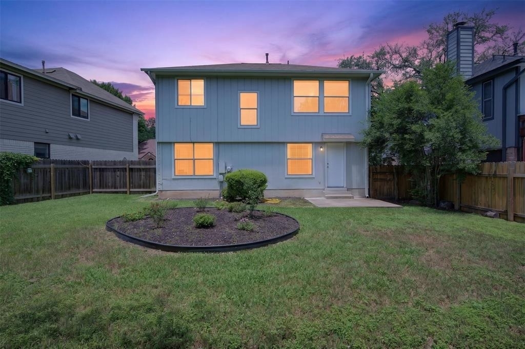 7601 Windrush Dr - Photo 33