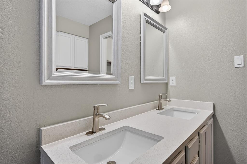 7601 Windrush Dr - Photo 31