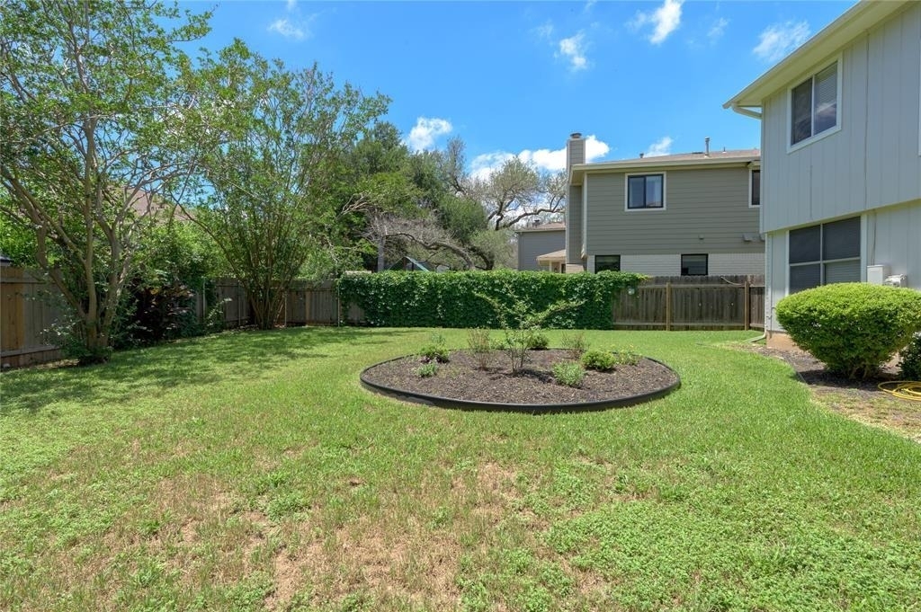 7601 Windrush Dr - Photo 35